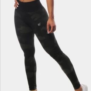 JED NORTH BLACK CAMO LEGGINGS